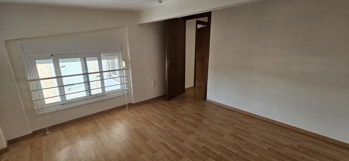 Image No.15-4 Bed Maisonette for sale