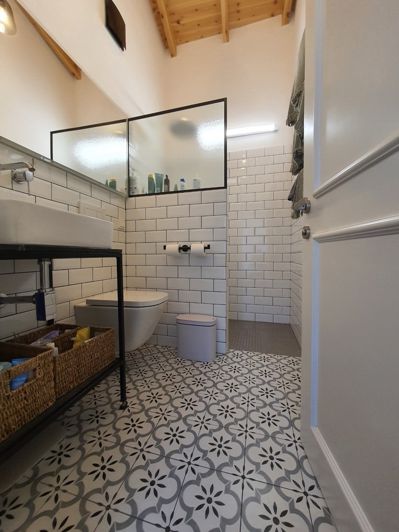 Image No.20-1 Bed Property for sale