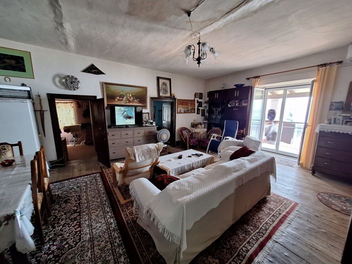 Image No.3-4 Bed Property for sale