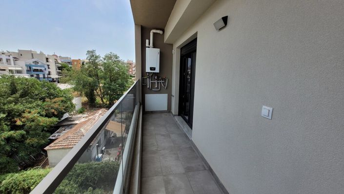 Image No.18-2 Bed Maisonette for sale