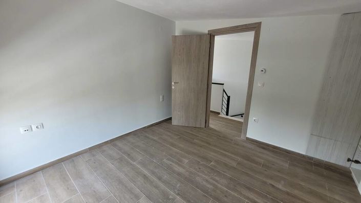 Image No.22-2 Bed Maisonette for sale