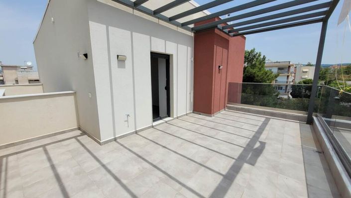 Image No.25-2 Bed Maisonette for sale