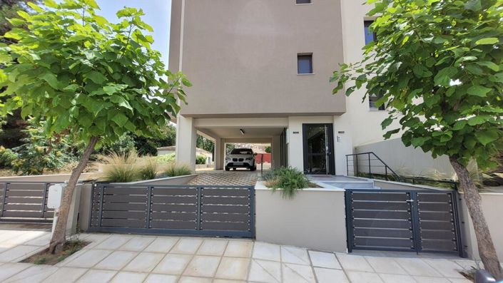 Image No.29-2 Bed Maisonette for sale