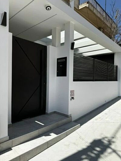 Image No.9-2 Bed Property for sale