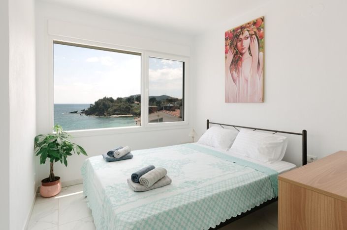 Image No.1-5 Bed Property for sale
