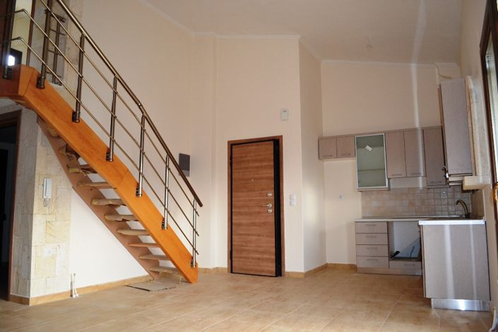 Image No.14-4 Bed Maisonette for sale