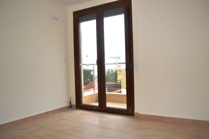 Image No.19-4 Bed Maisonette for sale