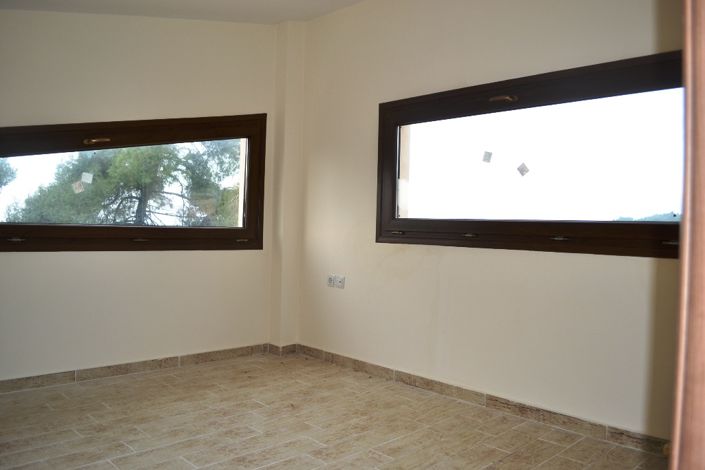 Image No.24-4 Bed Maisonette for sale
