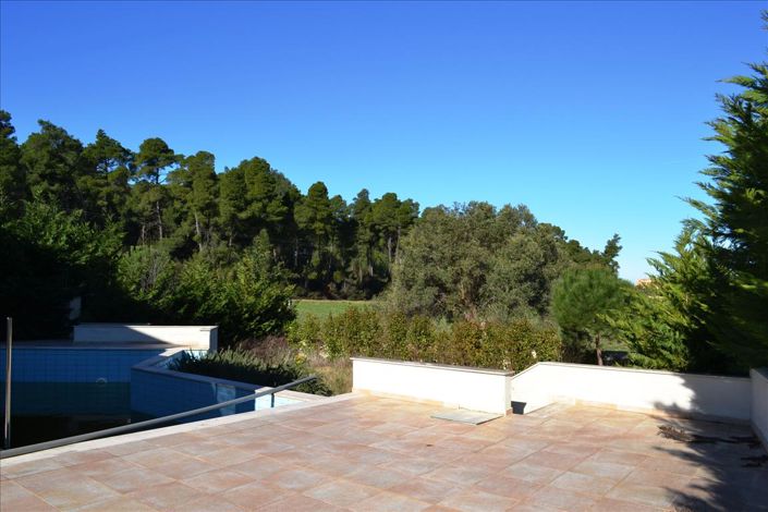 Image No.8-4 Bed Property for sale