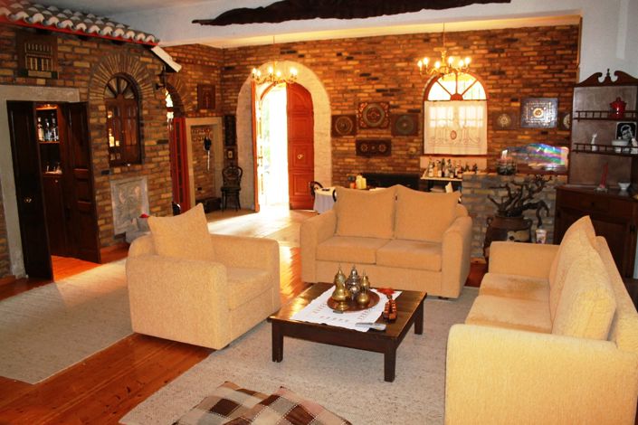 Image No.10-3 Bed Property for sale