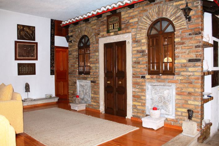 Image No.14-3 Bed Property for sale