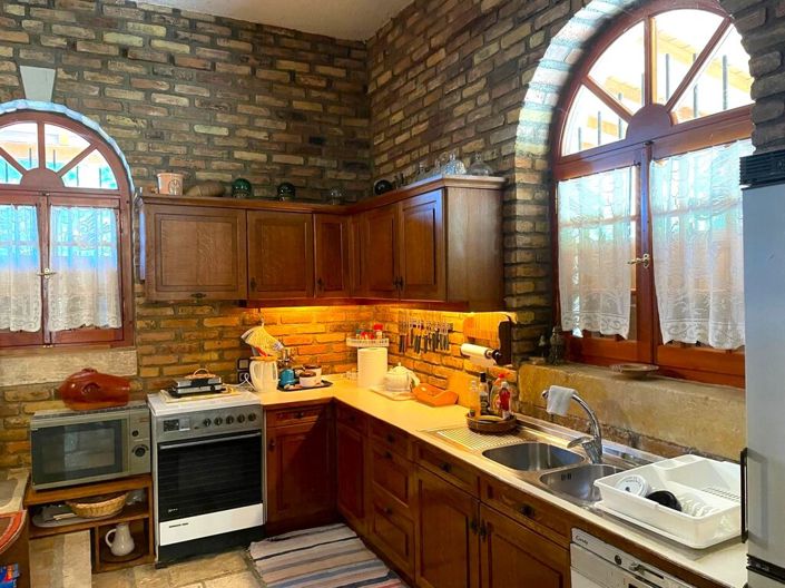 Image No.15-3 Bed Property for sale