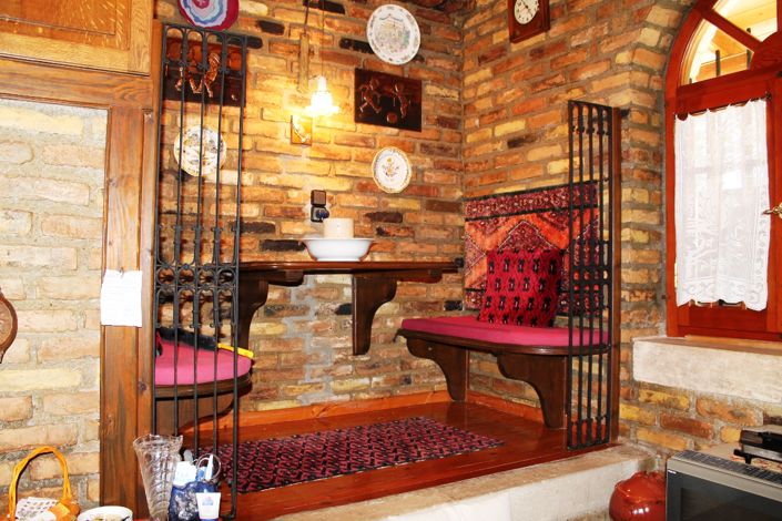 Image No.17-3 Bed Property for sale