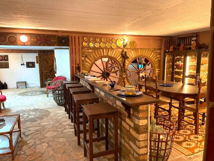 Image No.28-3 Bed Property for sale