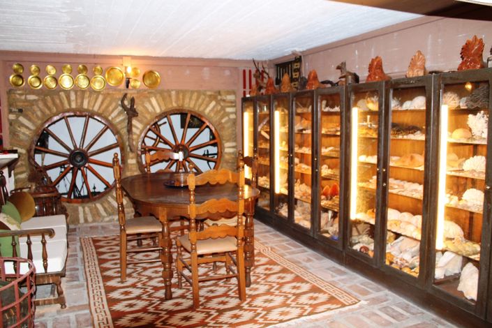 Image No.29-3 Bed Property for sale