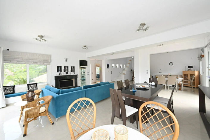 Image No.11-4 Bed Property for sale