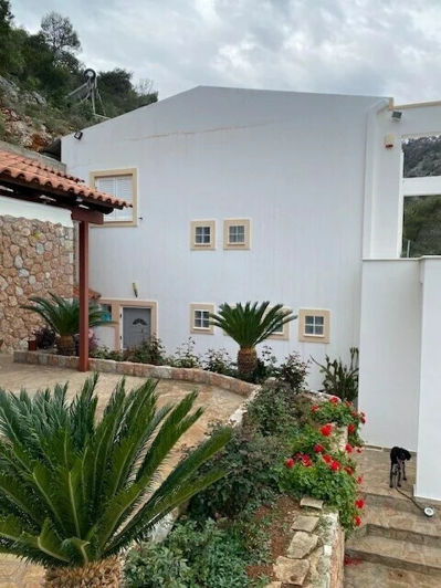 Image No.14-4 Bed Property for sale