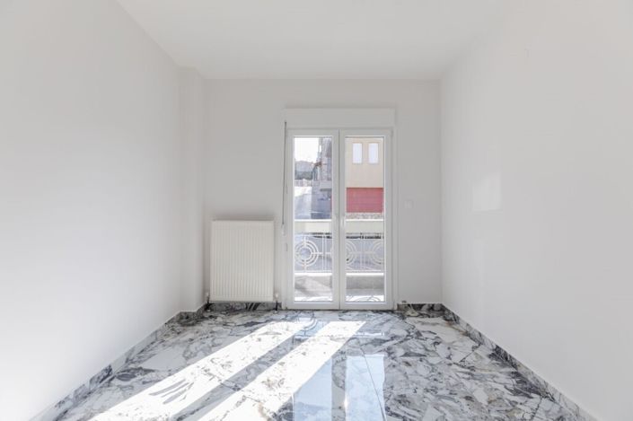 Image No.10-3 Bed Maisonette for sale