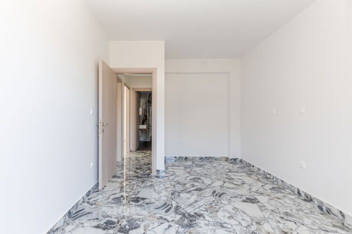 Image No.11-3 Bed Maisonette for sale