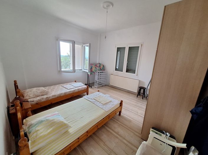 Image No.5-3 Bed Property for sale