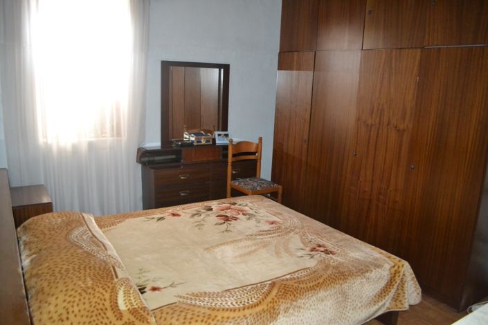 Image No.9-2 Bed Property for sale