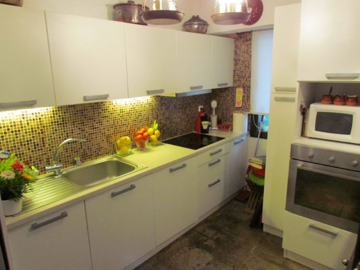 Image No.18-2 Bed Property for sale