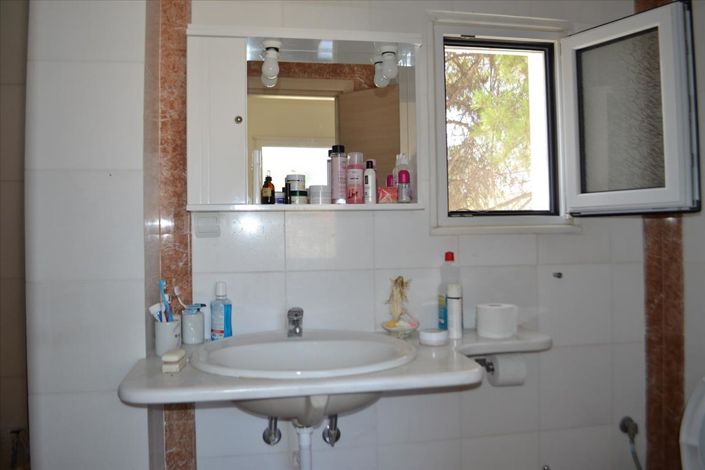 Image No.11-3 Bed Maisonette for sale