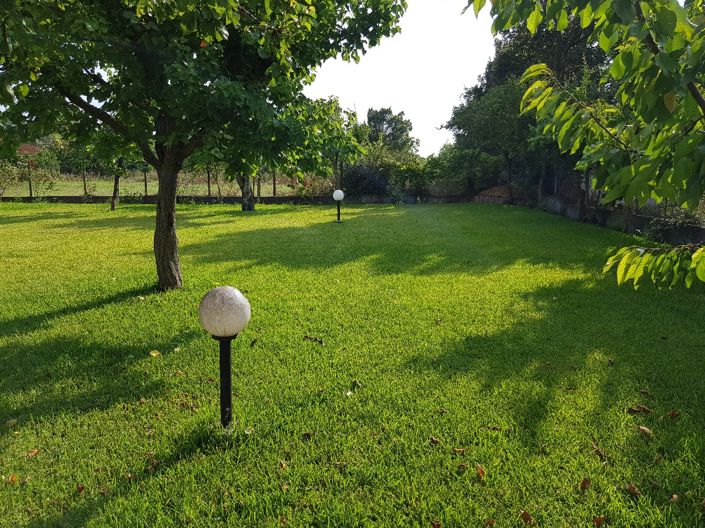 Image No.18-5 Bed Property for sale