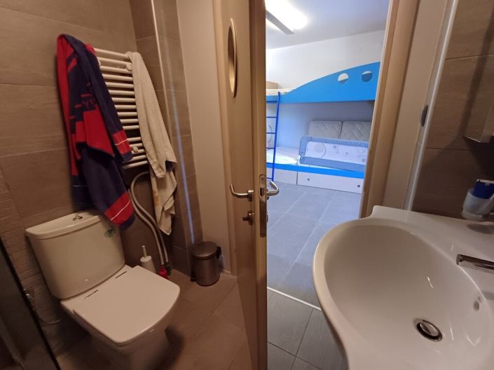 Image No.30-3 Bed Property for sale