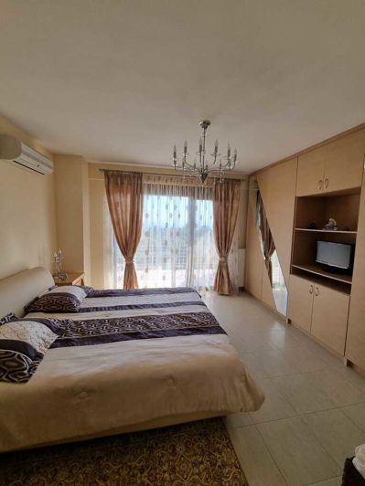 Image No.14-2 Bed Property for sale