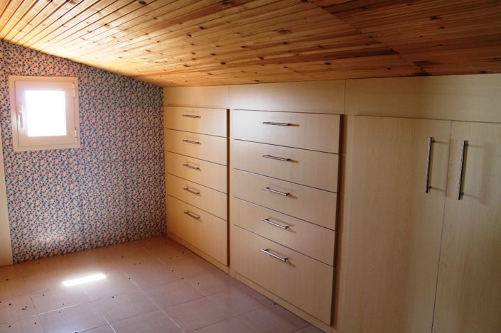 Image No.15-6 Bed Property for sale