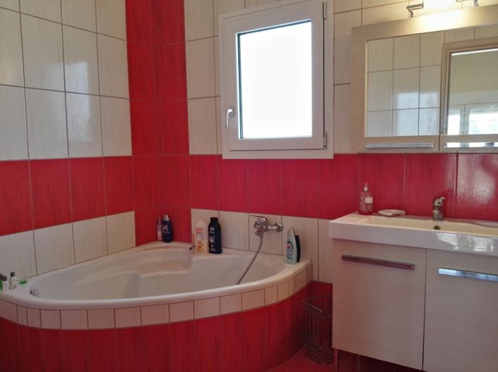 Image No.13-3 Bed Property for sale