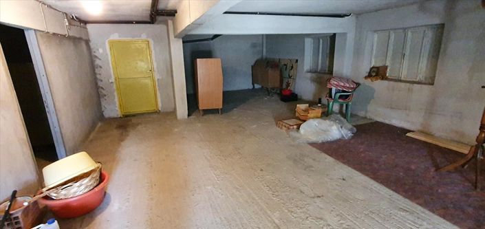 Image No.17-3 Bed Property for sale