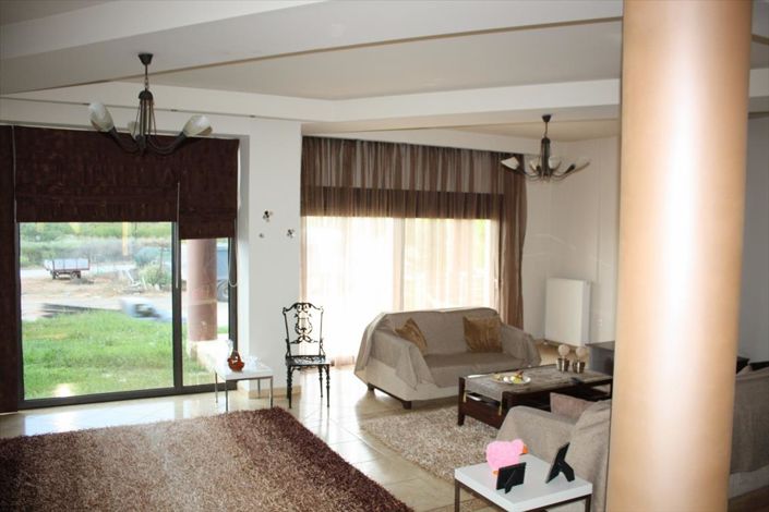 Image No.13-3 Bed Property for sale