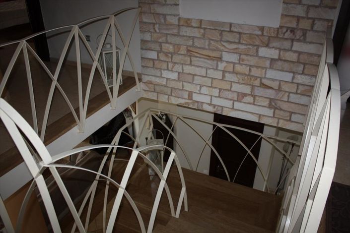 Image No.27-3 Bed Property for sale