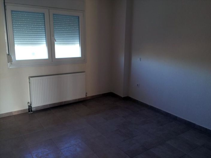 Image No.8-2 Bed Flat for sale