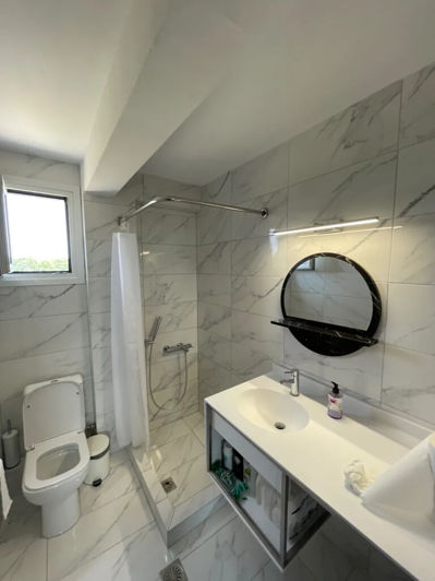 Image No.15-2 Bed Property for sale