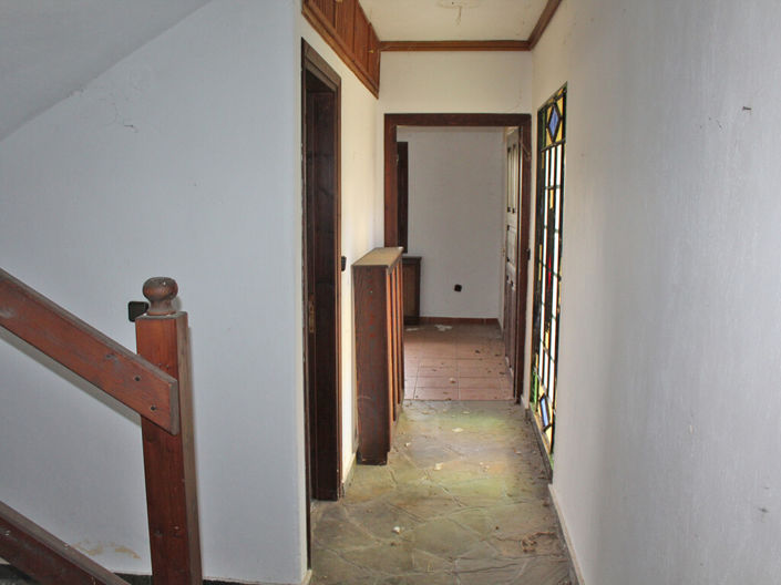 Image No.12-3 Bed Property for sale