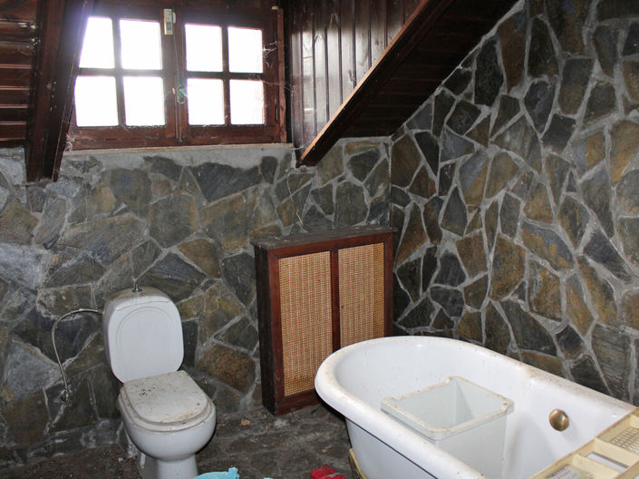 Image No.18-3 Bed Property for sale