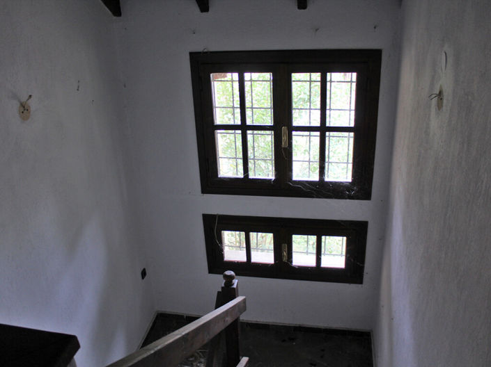 Image No.20-3 Bed Property for sale