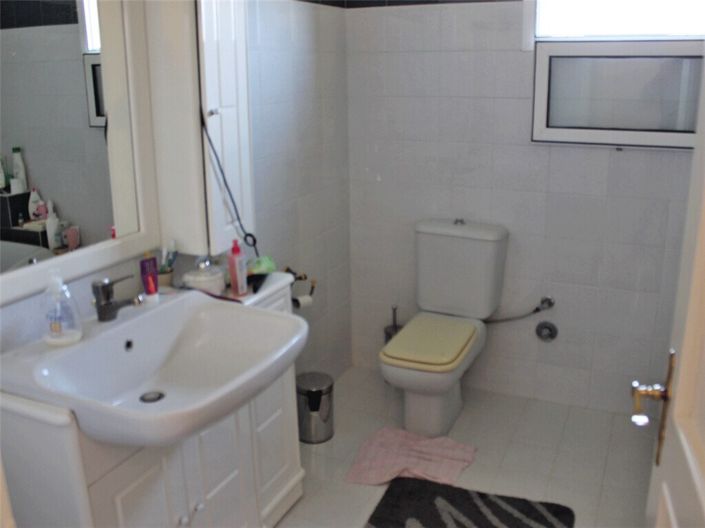 Image No.13-4 Bed Property for sale