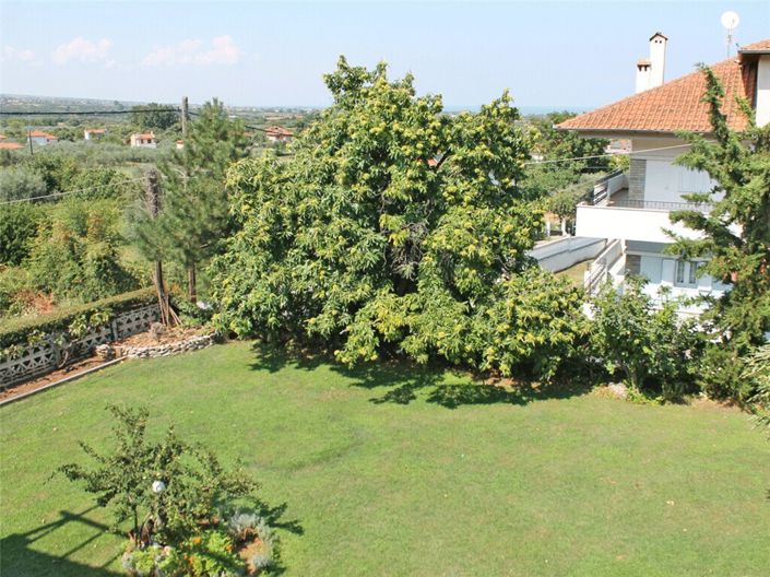 Image No.16-4 Bed Property for sale