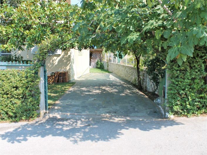 Image No.20-4 Bed Property for sale