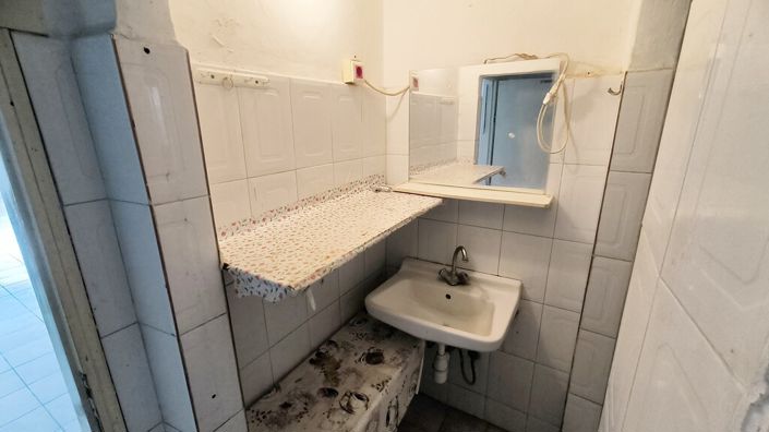 Image No.17-2 Bed Flat for sale