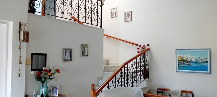 Image No.10-2 Bed Property for sale