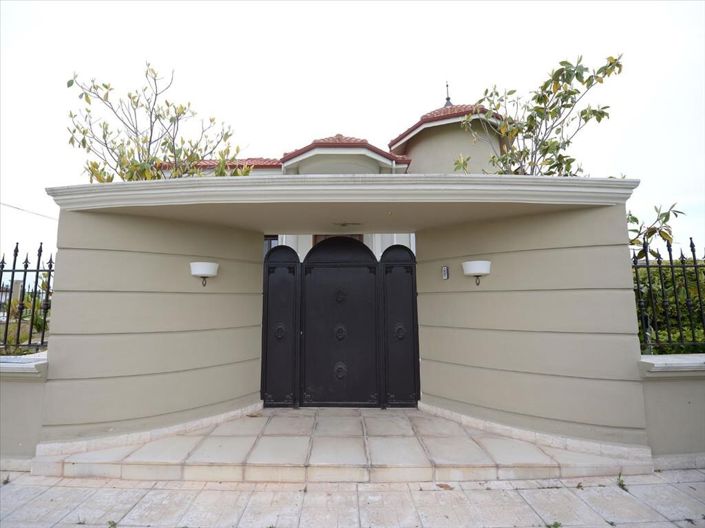 Image No.4-4 Bed Property for sale