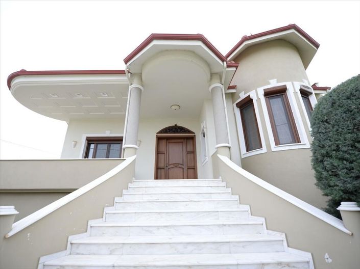 Image No.5-4 Bed Property for sale