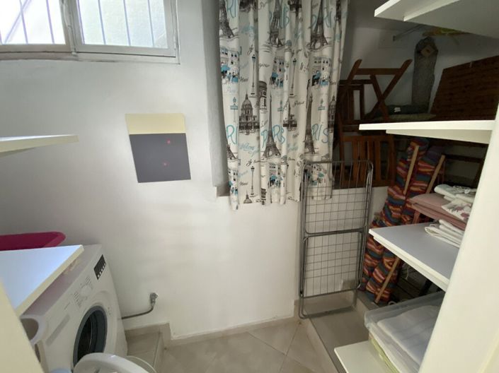 Image No.28-4 Bed Property for sale