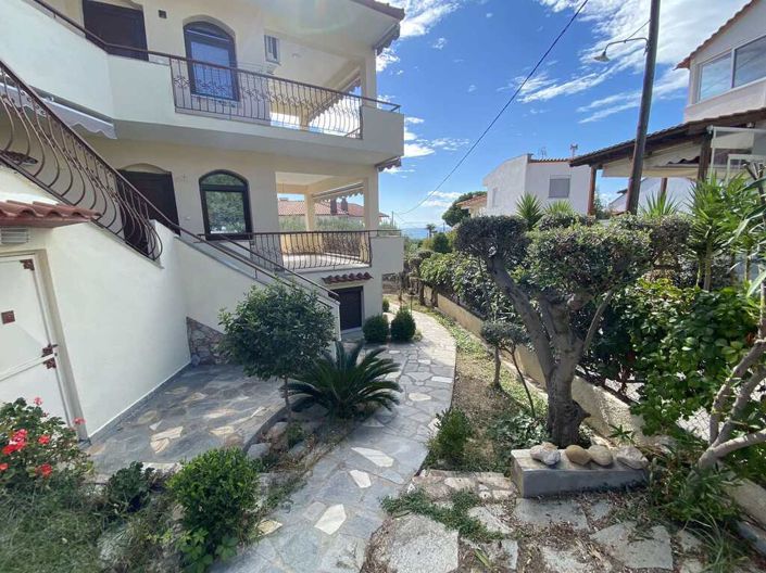 Image No.8-4 Bed Property for sale