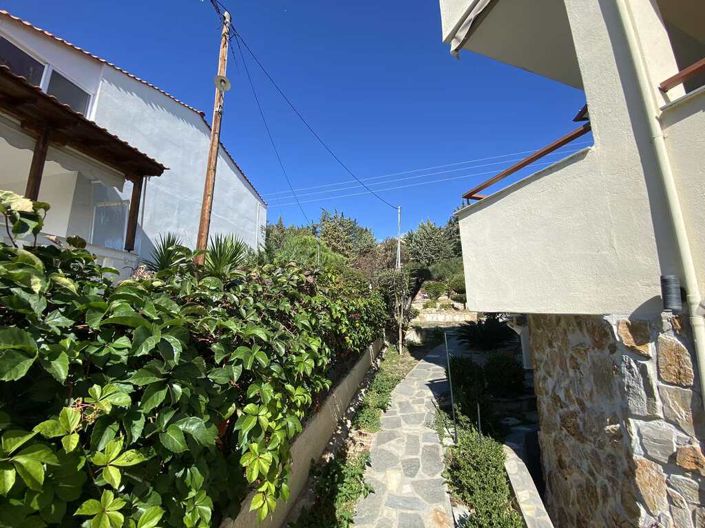 Image No.10-4 Bed Property for sale